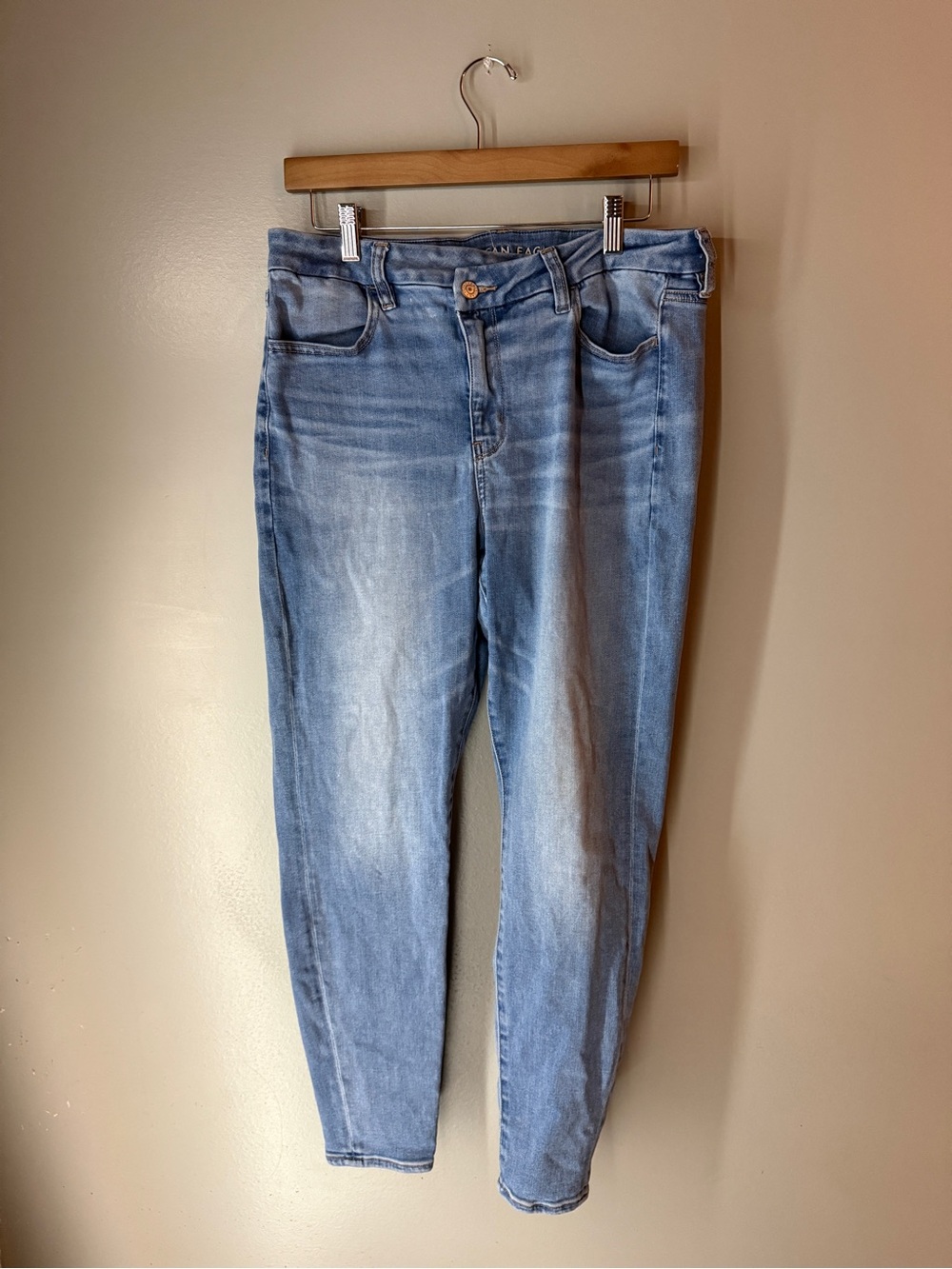 American Eagle Curvy High-Rise Jegging Light Wash Jeans